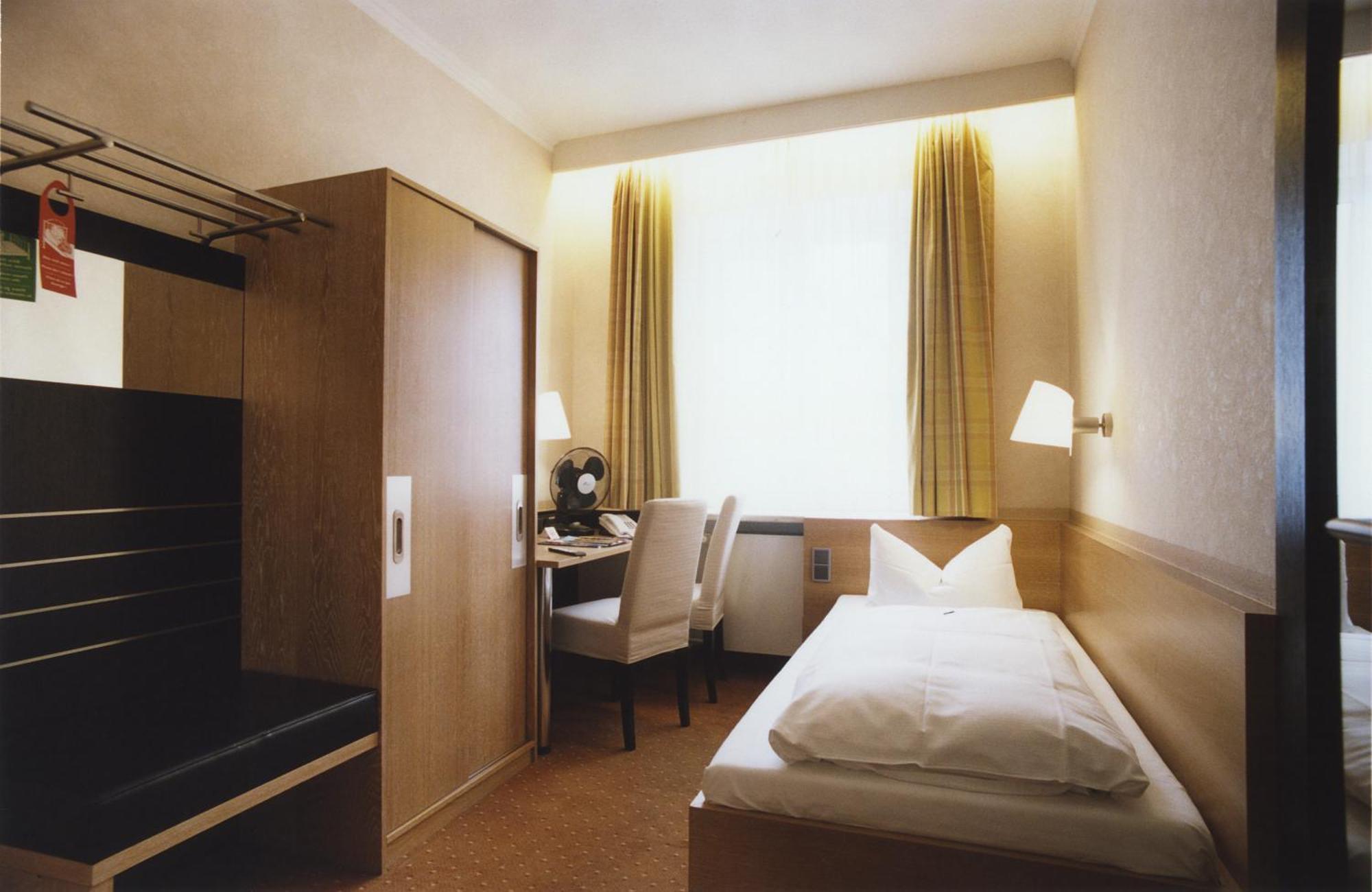 Standard Single Room Air Conditioning,1219110964:JPEG