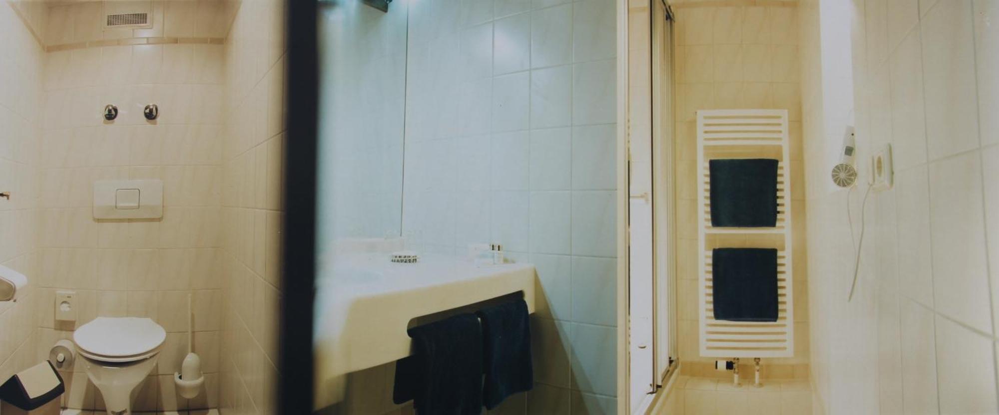 Standard Family Room with Connecting Door,216670184:JPEG